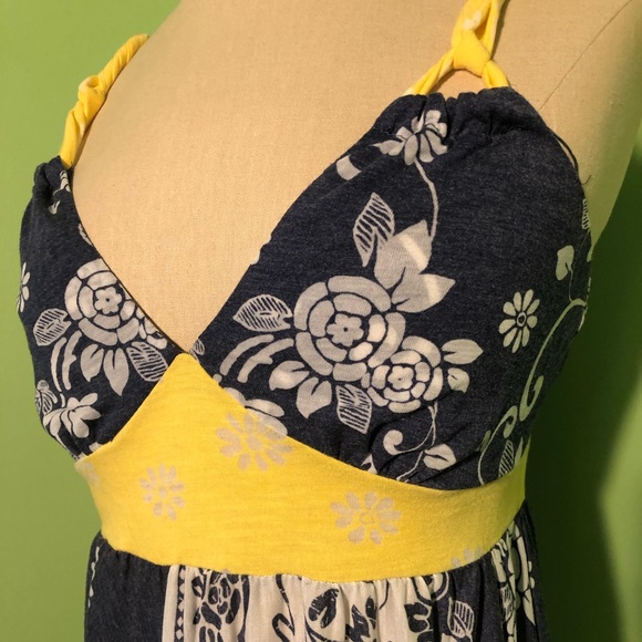 Testament Floral Maxi Dress - Picture 3 of 6